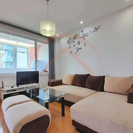 Familly And Friends In Center Apartament Warna